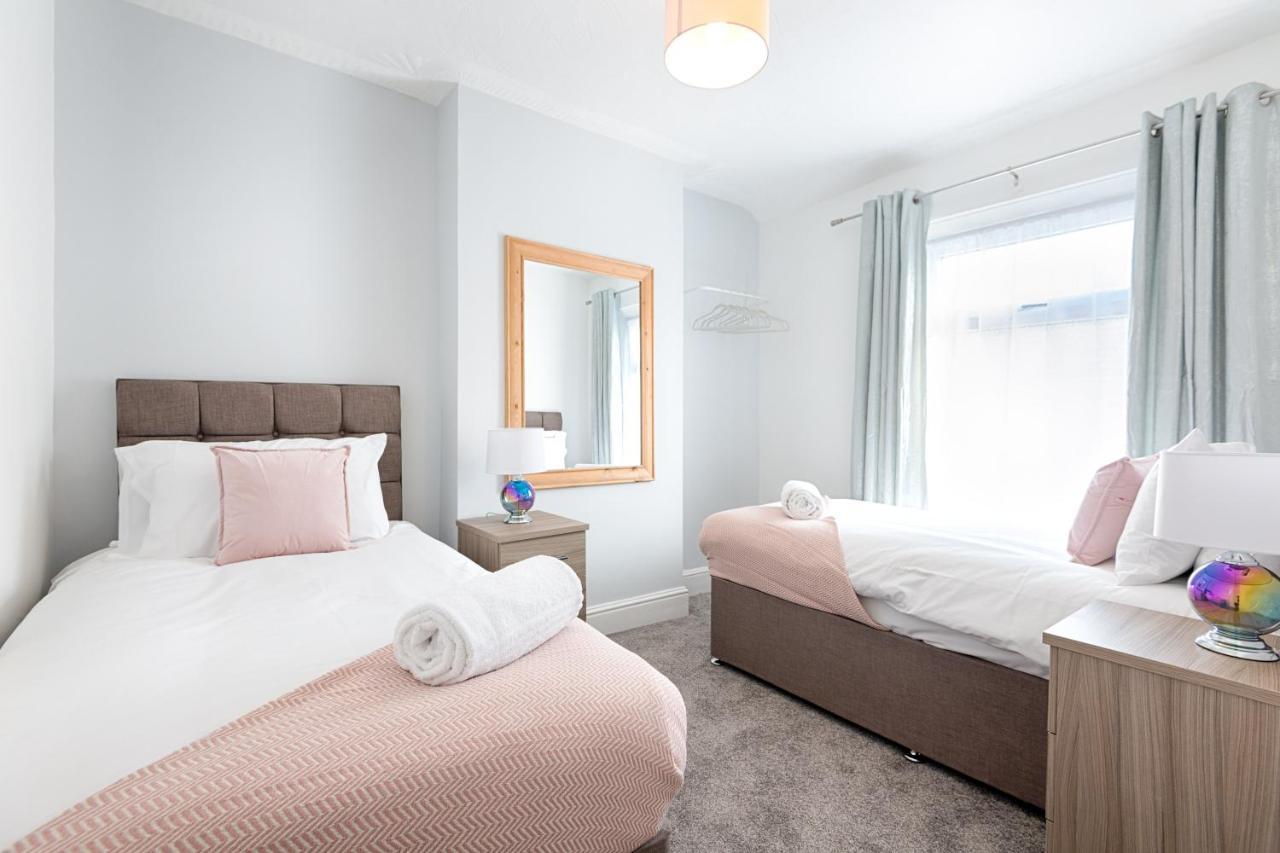 City Centre, Parking, Smart Tv'S In All Rooms Swansea Kültér fotó
